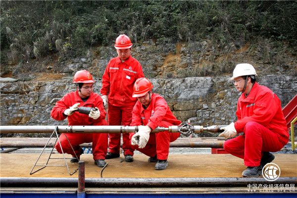 江汉第二代牵引器再破国内纪录