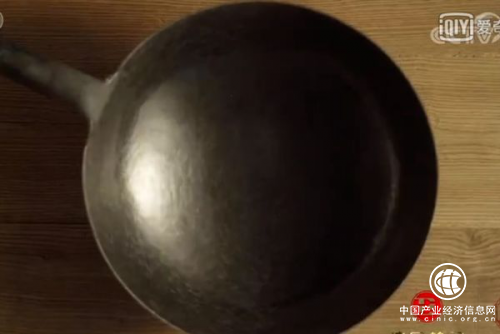 章丘铁锅？天际隔水炖？盘点舌尖3出现的烹饪神器