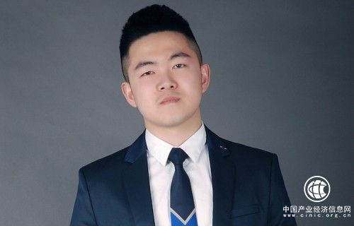 94年出生，身价10亿，12岁开始创业，如今投资区块链，他却说大佬是最大的坑