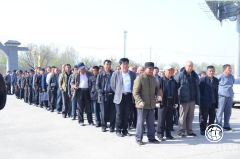 乐陵市云红街道300名党员走进百枣纲目(集团)观摩