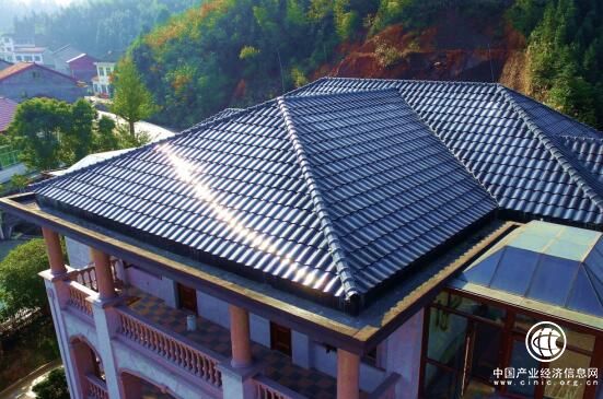 科技说“瓦”：小小瓦片，凭何改变世界的屋顶？