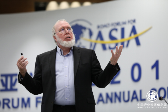 在博鳌数字论坛中 凯文凯利对未来趋势是如何判断的？