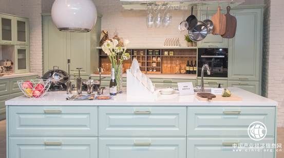 厨房进入绿色时代，力巨人集成灶吸烟性能全面升级