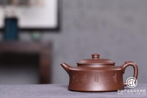 张荣法：玩壶根据自己的目的来选壶