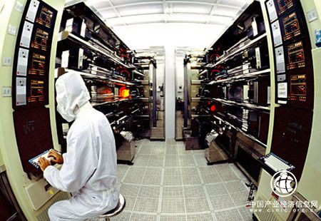 1-5月份电子信息制造业固定资产投资同比增长10.5%