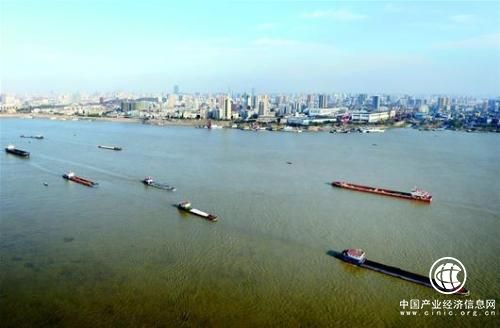 湖北武汉抢占长江物流转型升级鳌头