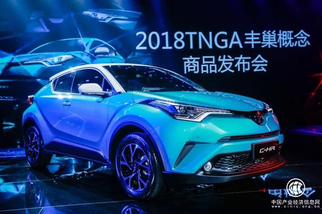 有颜值偏靠实力,丰田C-HR、奕泽IZOA强势搅局小型SUV市场