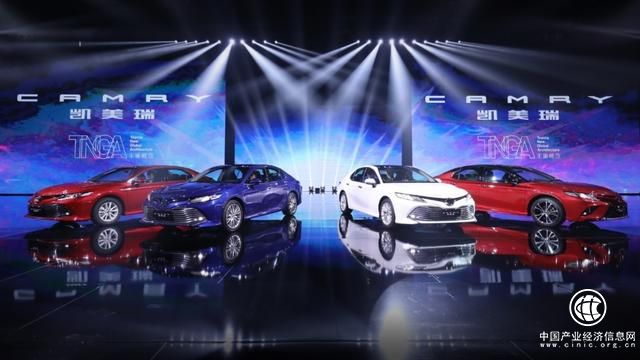 有颜值偏靠实力,丰田C-HR、奕泽IZOA强势搅局小型SUV市场