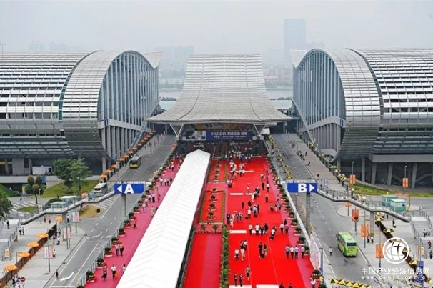 积木易搭惊艳亮相广交会，“超模”魅力爆红全场