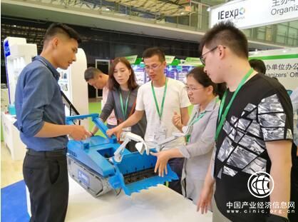 国产第四代管道清淤机器人亮相上海环博会