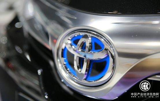 汽车电动化还是只有两种现象：一种是丰田，一种是其他车企