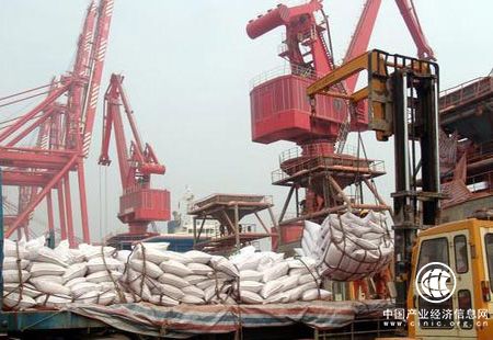 一季度我国共出口化肥383万吨 同比下降22.3%