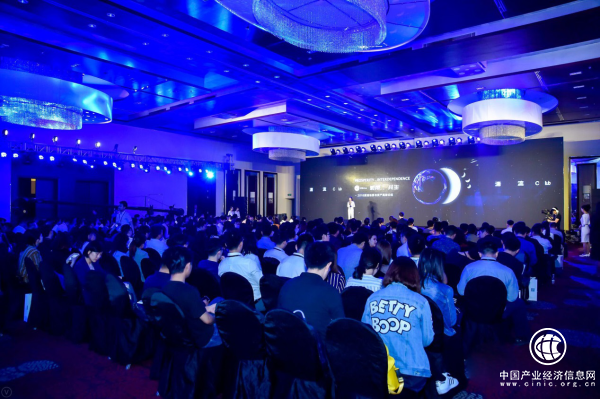 新颜征信应邀出席“2018清流场景与资产高峰论坛” 共话消费金融“繁荣 共生”之道