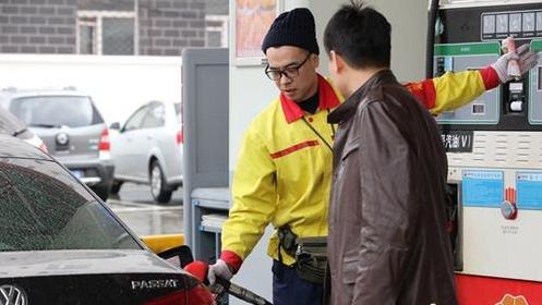 国际原油逼近80美元关口国内成品油价五连涨无悬念