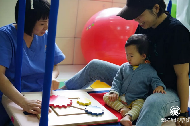 爱博恩3 位宝宝的增潜能训练记