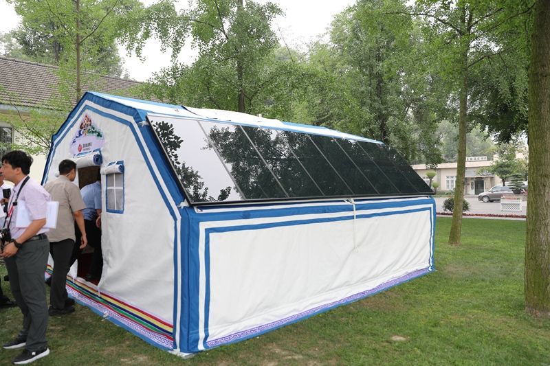 新型光伏帐篷走进四川藏区