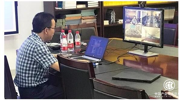 人大法学教授靠小鱼易连云视频会议为全国六地检察机关实时授课