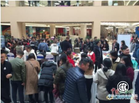 伯纳天纯赞助的南京宠物领养日