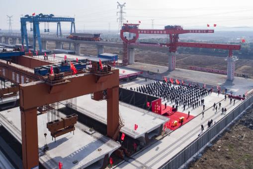 连镇铁路完成箱梁预制任务