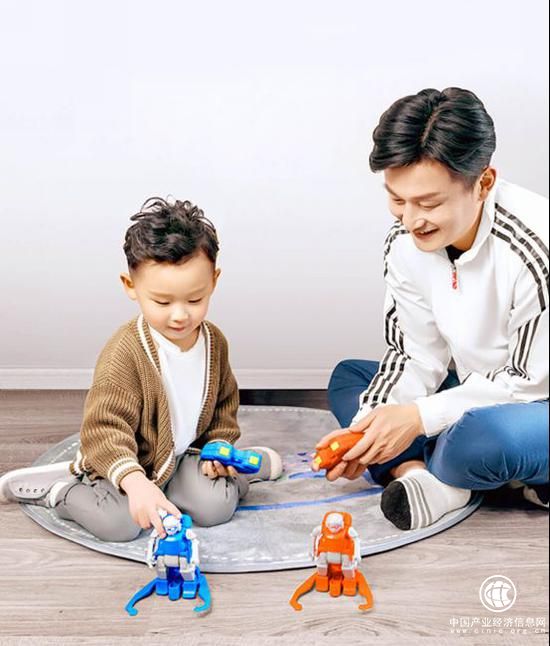 小米有品首款“足球机器人”正式开售 国人亦可“参与”世界杯