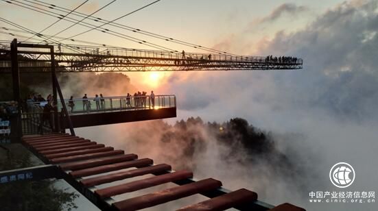 世界杯德国队淘汰别去“天台” 到重庆景区奥陶纪“跳天台”试试