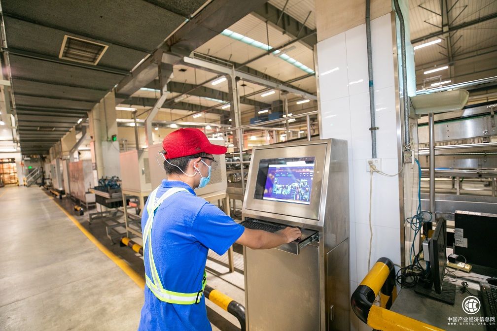 Line view对生产进行直播，随时追溯问题源头，确保产品质量.jpg