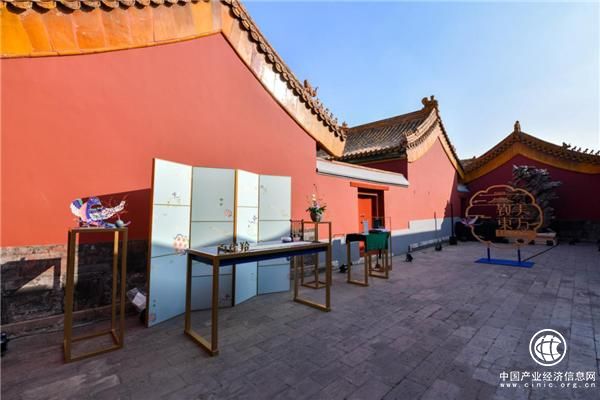致美东方：百雀羚开启东方生活美学新开端