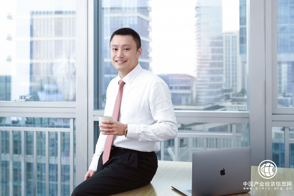 WeLab（我来贷）创始人及CEO龙沛智荣获悉尼大学校长成就奖