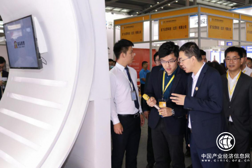 微众税银隆重亮相2018深圳金博会