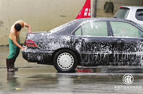 面对洗车业的环保难题，这个“大盒子”身怀绝技，各个击破