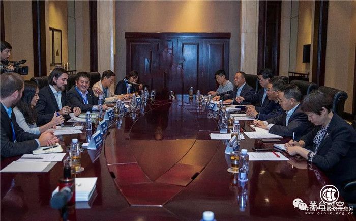 李保芳赞许卡慕为茅台国际化作出的贡献：双方合作已进入更好的发展时期