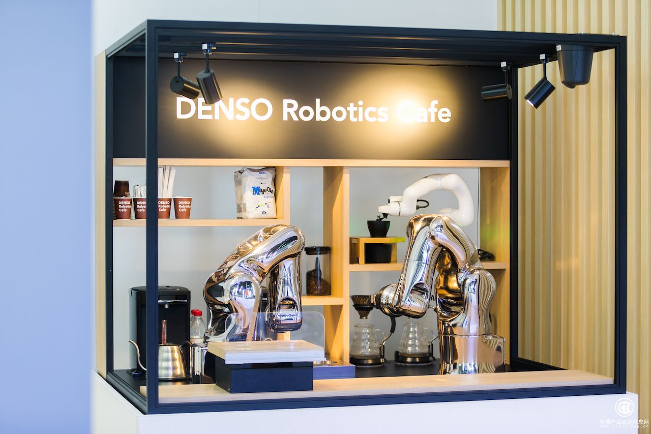 别人放产品 丰田居然在进博会上“演话剧”？