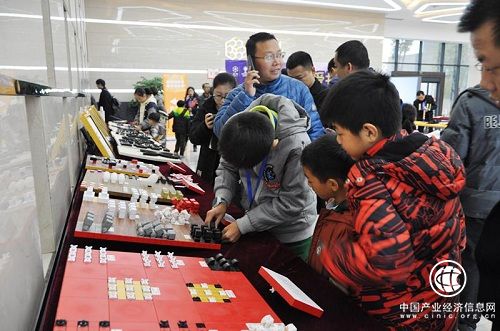 动手“拼”出想象力 模科亲子体验营圆满结束