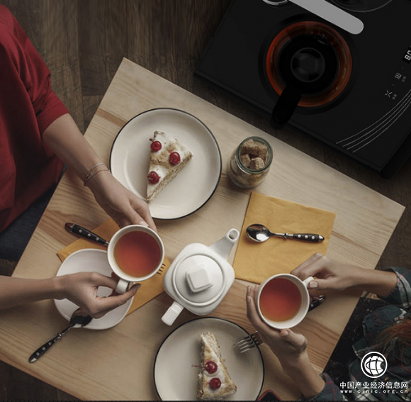 哪个品牌的饮水机好用，美的1625茶吧机开启用水新方式