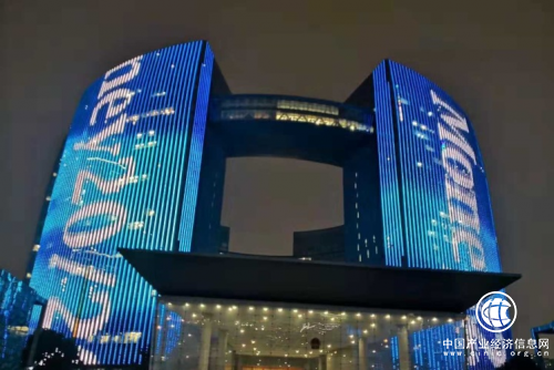 智能保险领域全新产品——凤凰金融带来首款家庭AI智能保险顾问