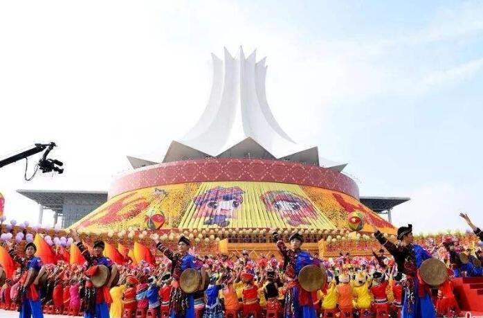 携手描绘八桂大地上的美丽画卷——写在广西壮族自治区成立60周年之际