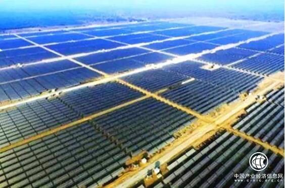 内蒙古最大集中连片光伏基地一期项目并网发电