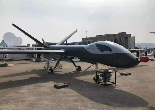 我国首款全复材多用途无人机翼龙I-D首飞成功