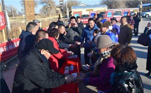 内蒙古额济纳：农牧民喜分旅游“大红包”