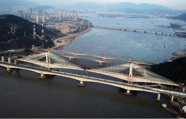 福平快速铁路乌龙江特大桥合龙