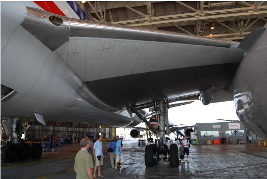 航空工业沈飞民机交付第100架波音777尾翼翼尖