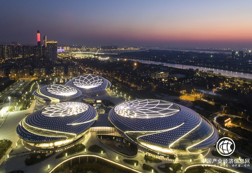 江苏大剧院举办世界知名钢琴家公益普及课