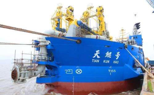 我国自主研发疏浚重器“天鲲号”投产首航