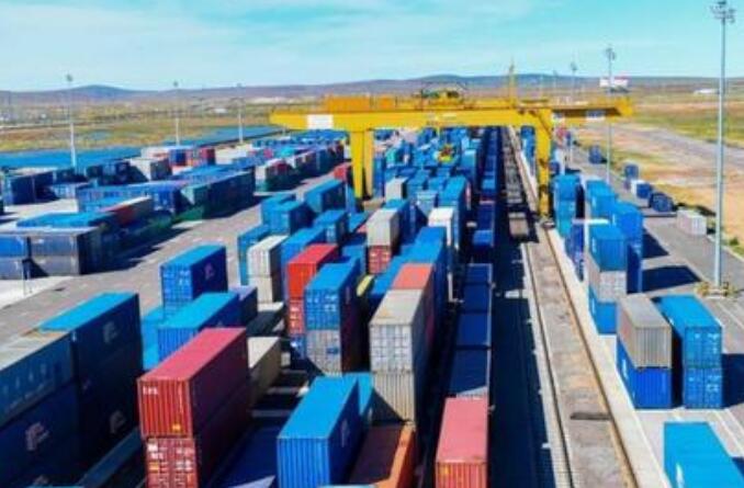 乌鲁木齐外向型经济持续“扩容”“丝路重镇”迸发活力