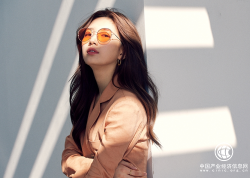 秀智眼镜，女神秀智代言的CARIN墨镜，推出19ss新品