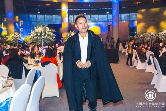 低调转型七年后迎来销售增长新高峰，利郎都发生了哪些变化？