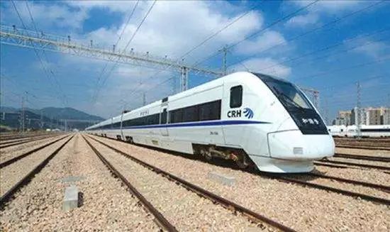 成都到兰州首次开行动车 两地铁路旅行时间缩短至7小时