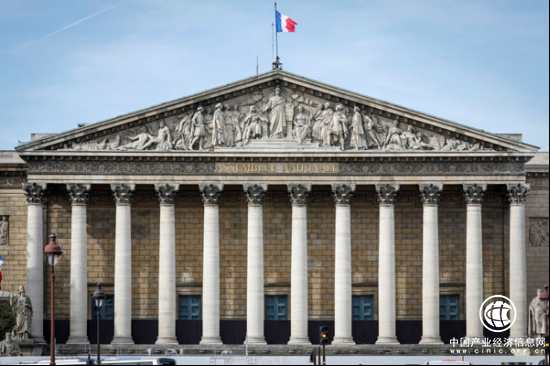 首届世界杰出女性合作发展论坛在巴黎成功举办