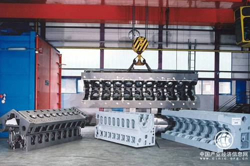 DECHOW拍卖制造机器构件和发动机外壳铸件的优质配件