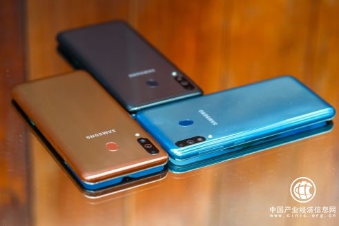 智慧三摄精彩美拍 三星Galaxy A40s拍出大片级水准